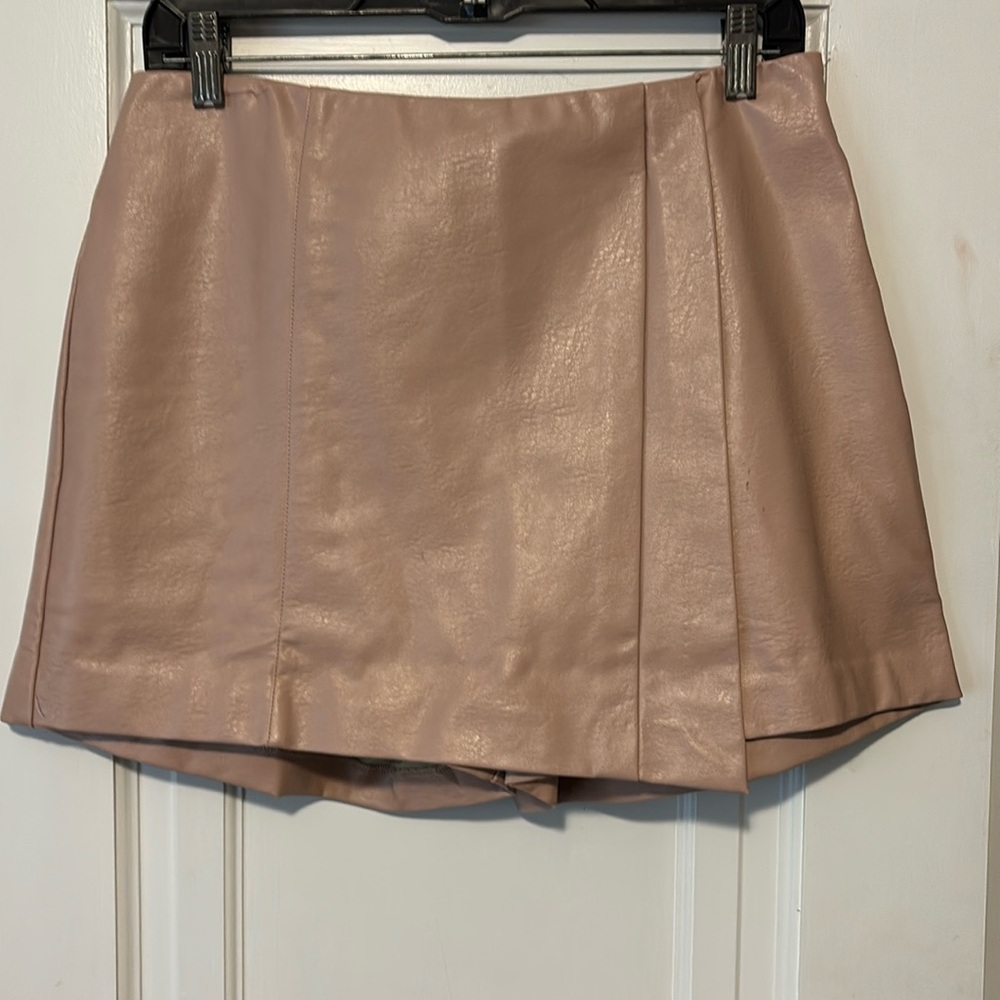 Blush pink faux leather skort